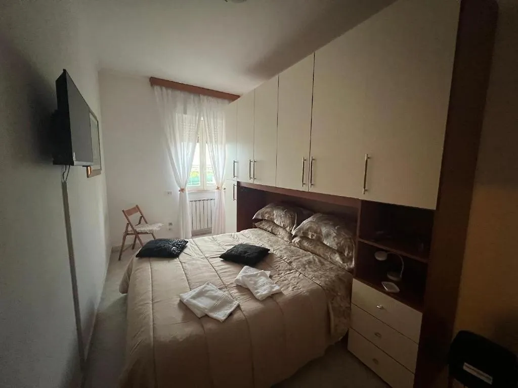 Alloggio Turistico Francy Home Fiumicino Homestay