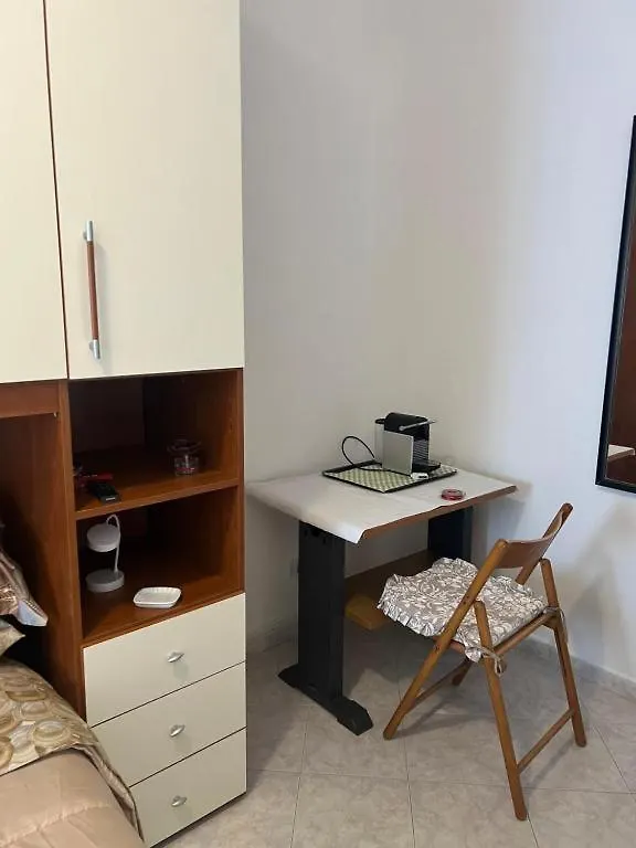 Homestay Alloggio Turistico Francy Home Fiumicino Italy